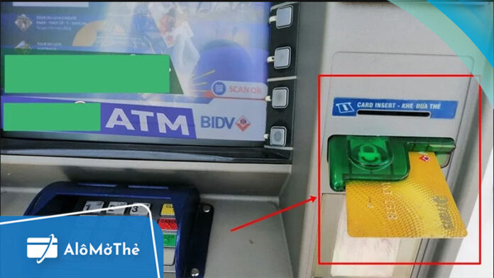 Thẻ ATM bị nuốt: Nguyên nhân và cách xử lý trong một nốt nhạc